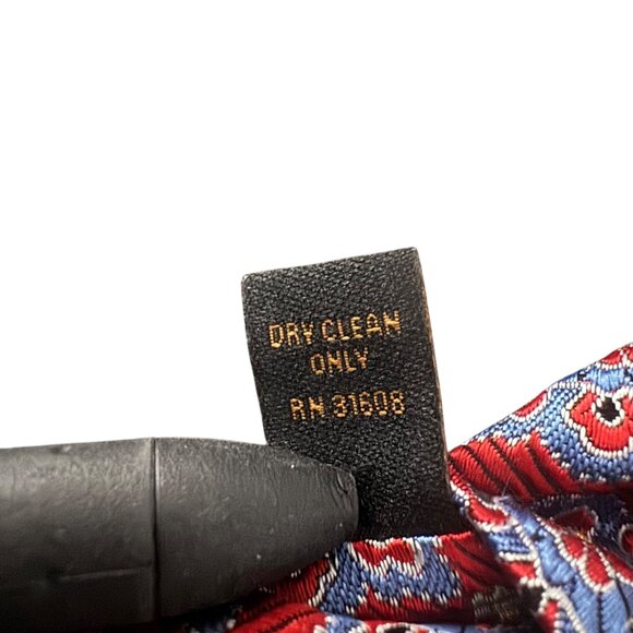 Jos A Bank Reserve Mens 100% Silk Floral Medallion Necktie Red Blue - Picture 5 of 7